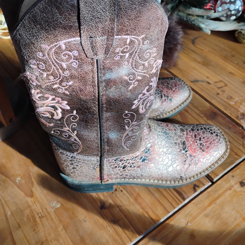 Old West Distressed Brown and Pink Embroidered Boots